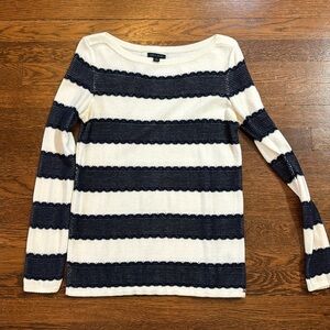 Lightweight long sleeve women’s sweater